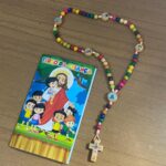 TERÇO DE MADEIRA DA CRIANÇA 5 MEDALHAS 06MM