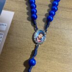 TERÇO PÉROLA AZUL SÃO CARLO ACUTIS 8MM